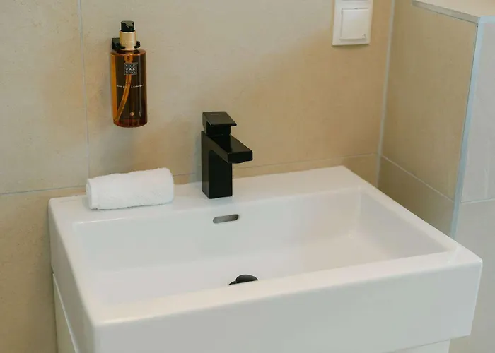 Modern 3br Perfect For 4-6 Metro Close To Naschmarkt Vienna